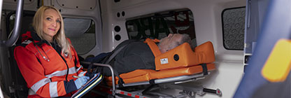 Betreuung während der Fahrt im Krankentransportwagen — ABC Ambulanz Berlin