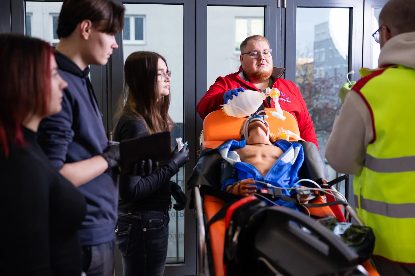 ABC Ambulanz — Krankentransport in Berlin-Mitte, KTW im Einsatz